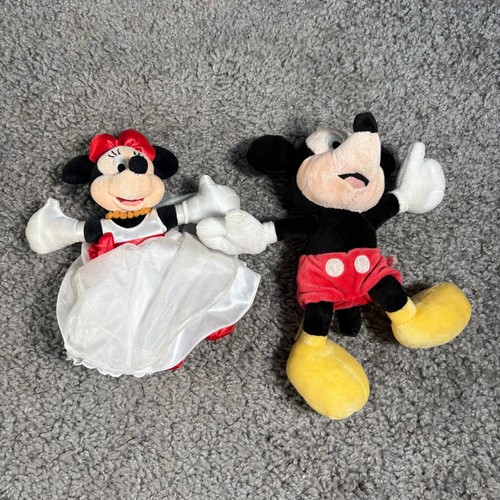 Disney mickey and minnie - mickey,