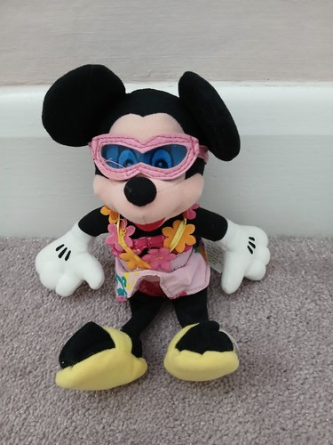 Minnie mouse beach happy - minnie,